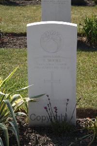 Calais Southern Cemetery - Moore, Benjamin