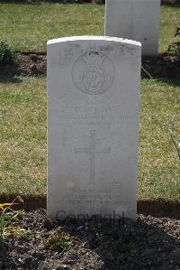 Calais Southern Cemetery - Morris, D