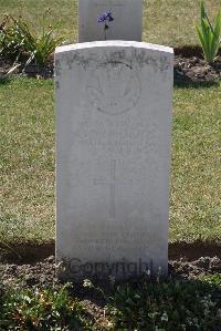 Calais Southern Cemetery - Nicholl, Robert Leslie Willmot