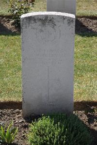 Calais Southern Cemetery - Peckham, Cecil Hugh