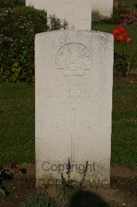 Calais Southern Cemetery - Penfold, P J