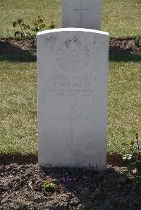 Calais Southern Cemetery - Purton, Frederick William