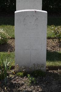 Calais Southern Cemetery - Richards, Francis Henry