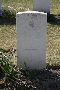 Calais Southern Cemetery - Roberts, J W