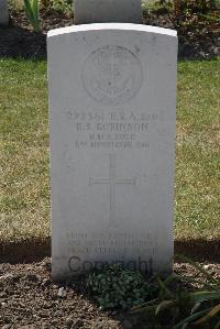 Calais Southern Cemetery - Robinson, Edwin Stanley