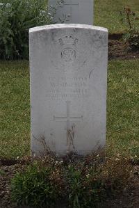 Calais Southern Cemetery - Simpson, William