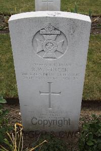 Calais Southern Cemetery - Streek, Roger William