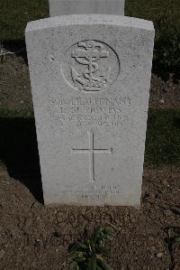 Calais Southern Cemetery - Thomas, Leslie Morgan