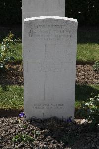 Calais Southern Cemetery - Tooley, Herbert