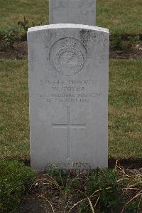 Calais Southern Cemetery - Toyer, W