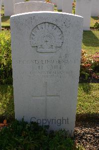 Calais Southern Cemetery - Vaile, Walter Hugh