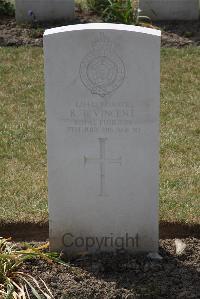 Calais Southern Cemetery - Vincent, Reuben Thomas