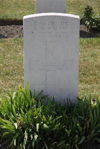 Calais Southern Cemetery - Waller, Richard Maidens