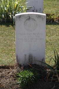 Calais Southern Cemetery - Wallum, John Edward