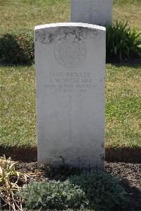 Calais Southern Cemetery - Wellard, A W