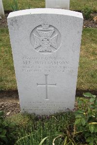 Calais Southern Cemetery - Williamson, Henry Edward