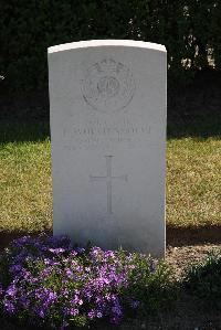 Calais Southern Cemetery - Wolstenholme, Fred