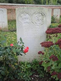 Carnoy Military Cemetery - Axelby, H K