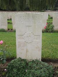 Carnoy Military Cemetery - Baldock, R E