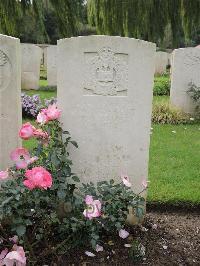 Carnoy Military Cemetery - Bennett, P C