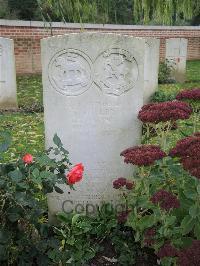 Carnoy Military Cemetery - Bizley, T