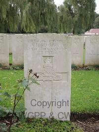 Carnoy Military Cemetery - Bromwich, V H