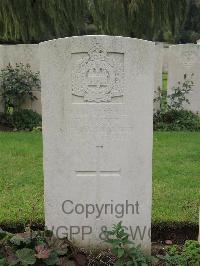 Carnoy Military Cemetery - Bruce, W