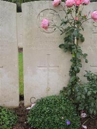 Carnoy Military Cemetery - Bush, F