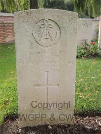 Carnoy Military Cemetery - Carter, H