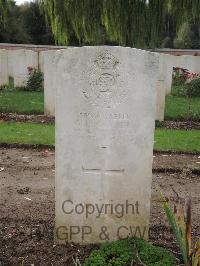 Carnoy Military Cemetery - Collins, G E