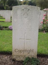 Carnoy Military Cemetery - Davies, D