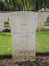 Carnoy Military Cemetery - Davies, T A