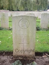 Carnoy Military Cemetery - Dawes, F