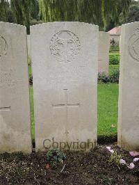 Carnoy Military Cemetery - Duncan, H