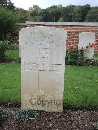 Carnoy Military Cemetery - Eades, William Robert