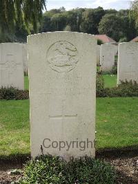 Carnoy Military Cemetery - Eaton, R