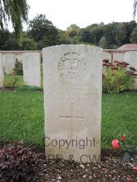 Carnoy Military Cemetery - Evans, W