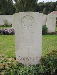 Carnoy Military Cemetery - Everitt, E