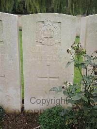 Carnoy Military Cemetery - Fairhead, G C