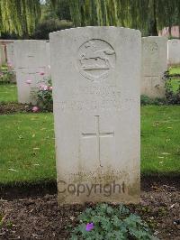 Carnoy Military Cemetery - Farrar, George Victor