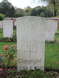 Carnoy Military Cemetery - Fergus, William Niven