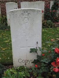 Carnoy Military Cemetery - Fezzey, E