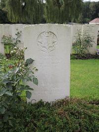 Carnoy Military Cemetery - Flatau, A T