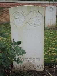 Carnoy Military Cemetery - Fox, A E