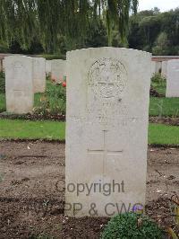 Carnoy Military Cemetery - Fox, W E I