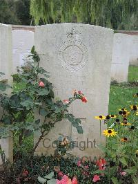 Carnoy Military Cemetery - Gant, G