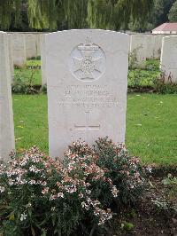 Carnoy Military Cemetery - George, Henry William