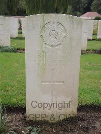 Carnoy Military Cemetery - Graham, D S