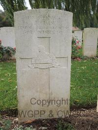 Carnoy Military Cemetery - Gumm, J