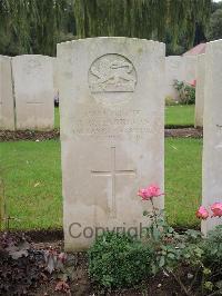 Carnoy Military Cemetery - Harrison, T G